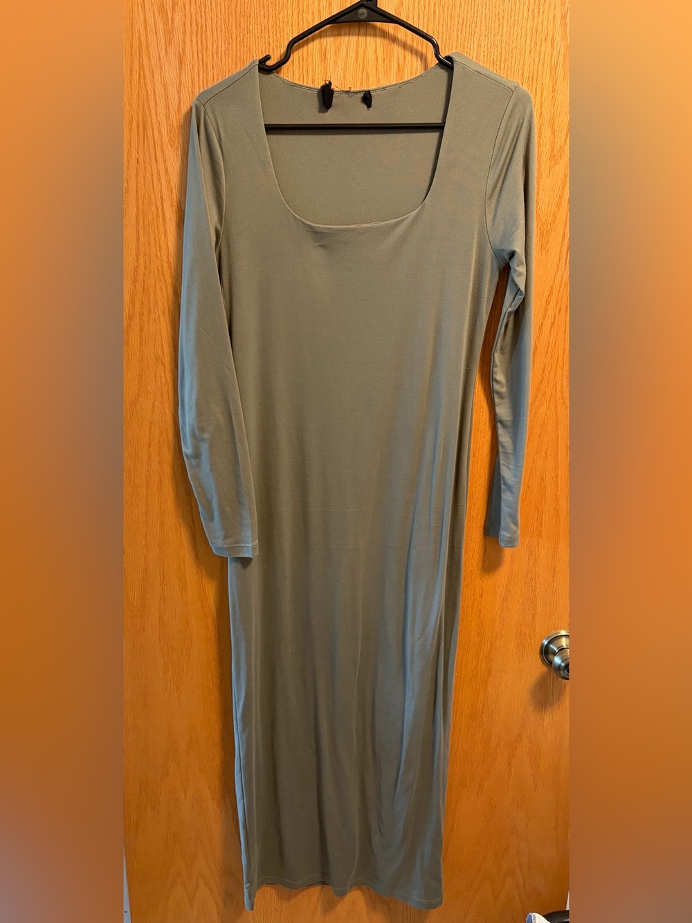 Arden B Long Sleeve Maxi Dress in moss Green